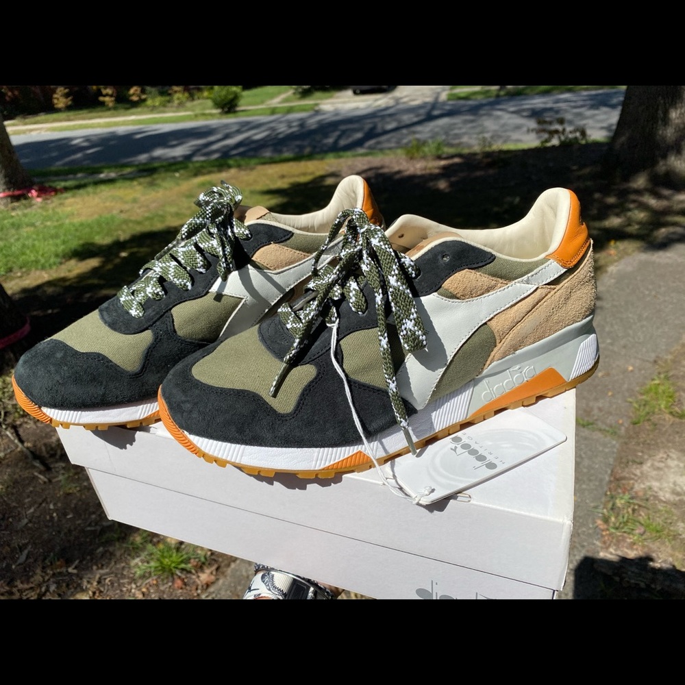 New pair of diadora trident 90. Handmade in Italy.